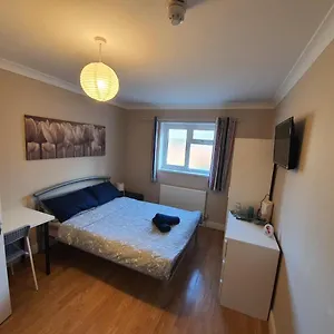  Guest house Ilford