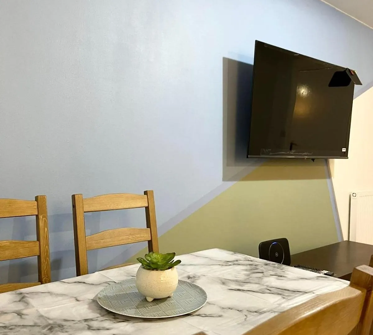 Crescent 2 Beds Apartment Goodmayes